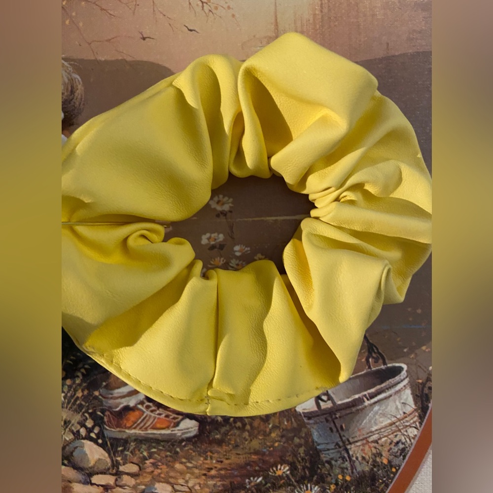 🌻NWT ALL 3 pcs. Chunky Hair Scrunches/Ponytails- 2 Flowery🌸1 Solid Yellow🌿BOP - Picture 4 of 16